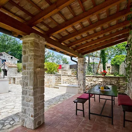 Stancija Bursic Holiday home Pula