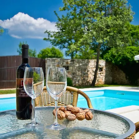 Holiday home Stancija Bursic