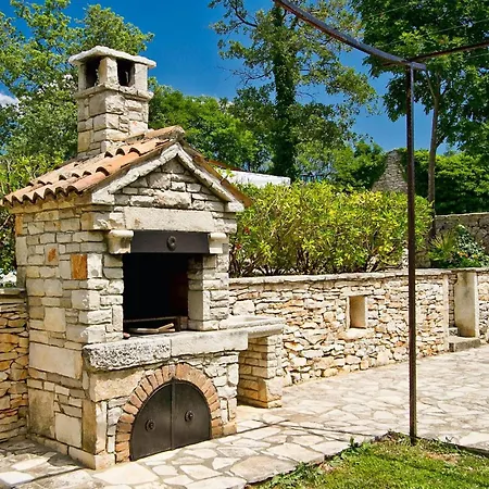 Stancija Bursic Holiday home Pula